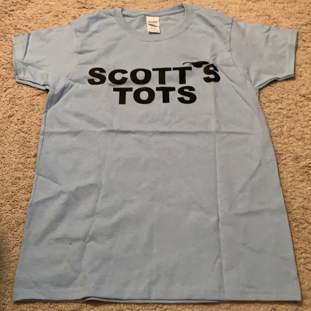 NWOT The Office “Scott’s Tots” tee in Women’s S